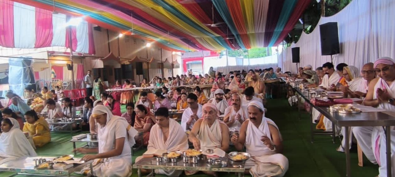 Uttam Arjav Dharma: मन, वचन और कर्म की सरलता से होती है आत्मा की शुद्धि—आर्यिका सुदृढ़मति माताजी