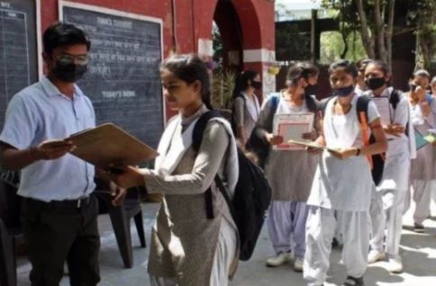 MP में शिक्षक संकट पर कांग्रेस ने सरकार को घेरा, 7,217 स्कूलों में सिर्फ एक-एक शिक्षक होने का दावा