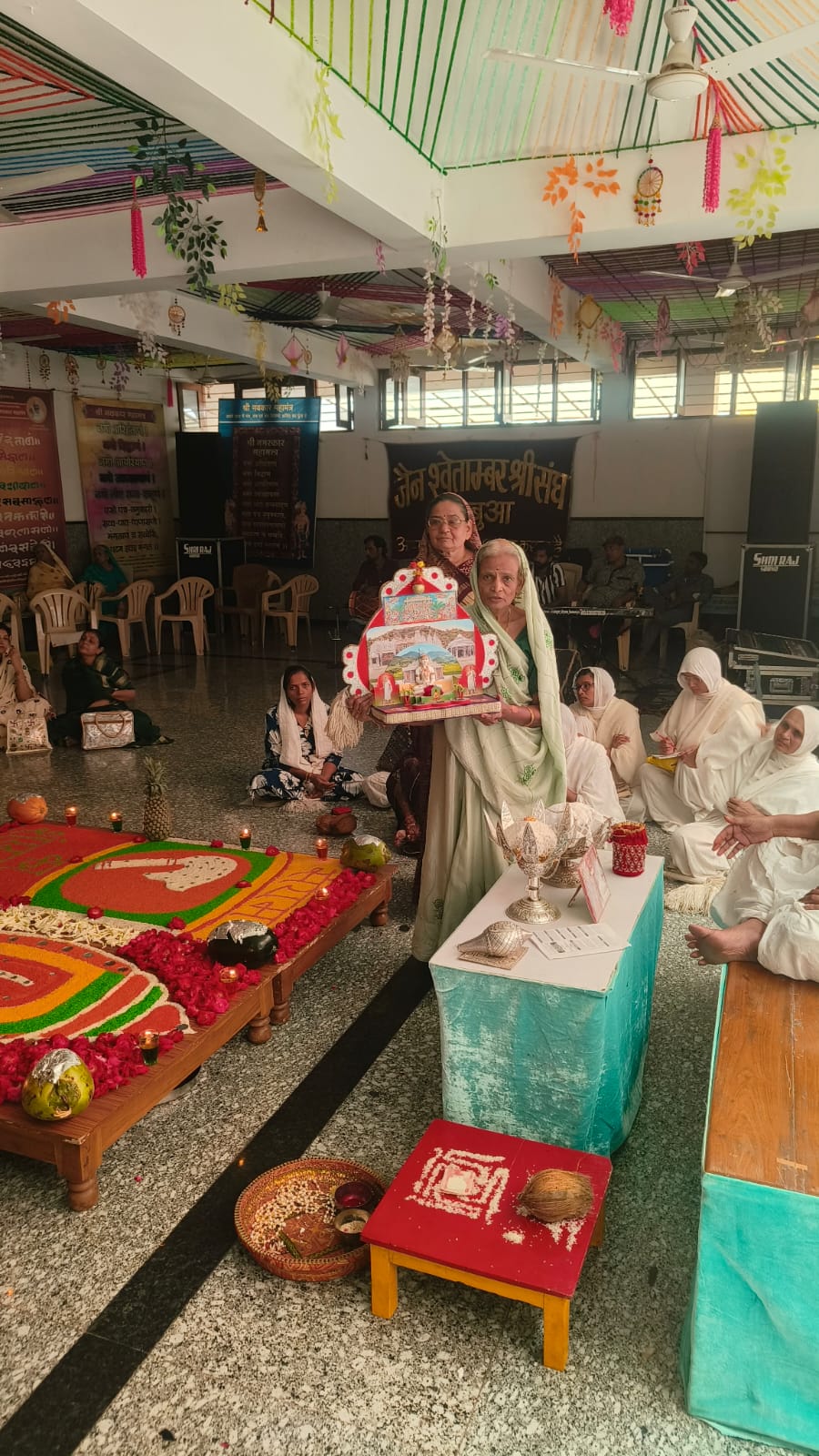 Jhabua : बावन जिनालय में संगीतमय संयम उपकरण वंदनावली, 36 दिवसीय गुरुपद तप के अनुमोदनार्थ भक्ति महोत्सव शुरू
