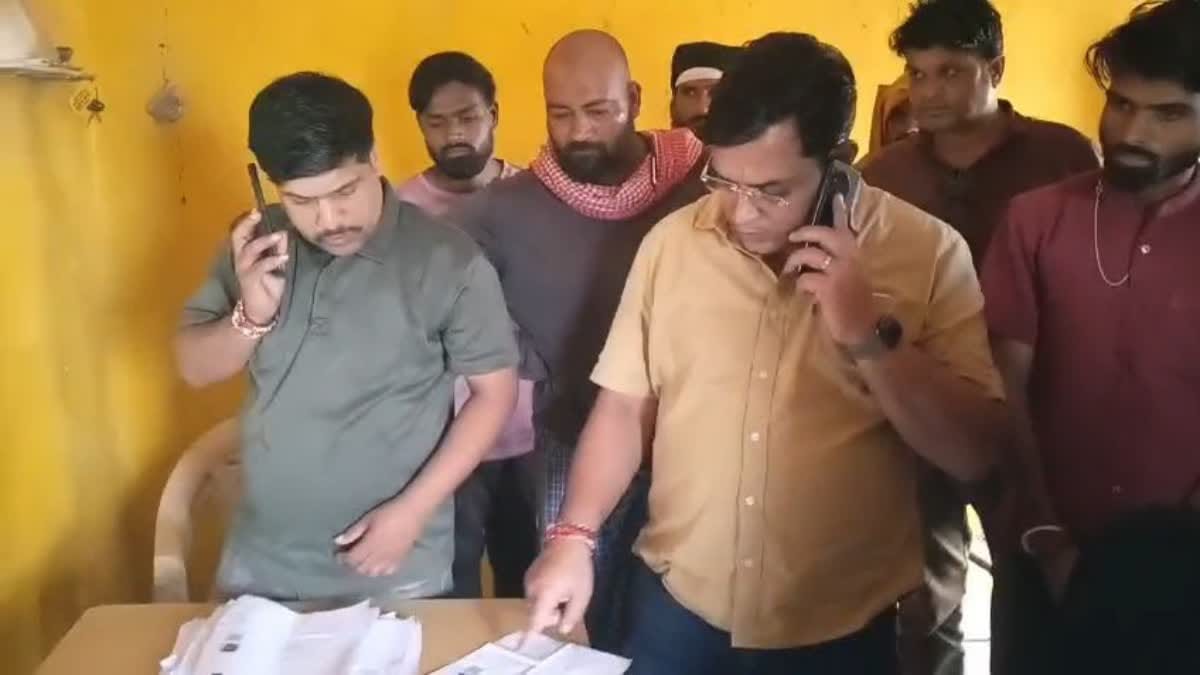 ई-टोकन के बावजूद किसानों को यूरिया देने से इनकार, विधायक ऋषि अग्रवाल के हस्तक्षेप के बाद मिली पूरी खाद