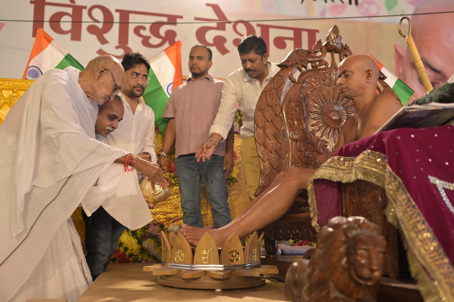 जीवन अमूल्य है : हीन-भावना महारोग, विनय से मिलती है ऊँचाई – आचार्य विशुद्धसागर