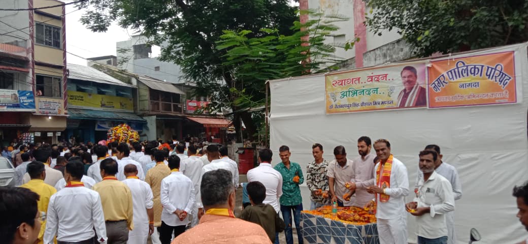 नागदा में जन्माष्टमी का भव्य उत्सव: यादव अहीर महासभा की शोभायात्रा पर बरसे फूल, गूंजा ‘जय श्री कृष्ण’