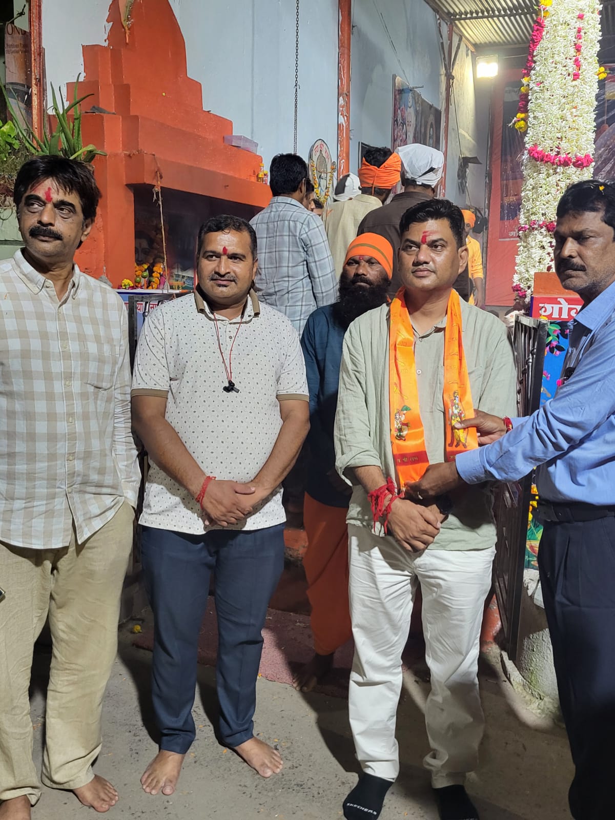 Manawar गोगा मेड़ी पहुंचे विधायक डॉ. हीरालाल अलावा, वीर गोगा देव की पवित्र छड़ी का किया पूजन
