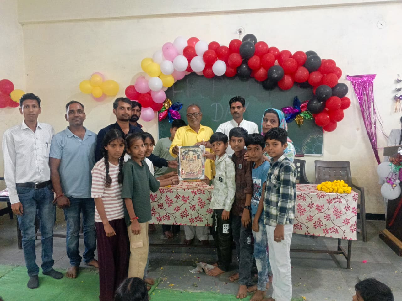 गांव बछोड़िया के स्कूलों में हर्षोल्लास से मनाया गया शिक्षक दिवस, गुरुओं का हुआ सम्मान