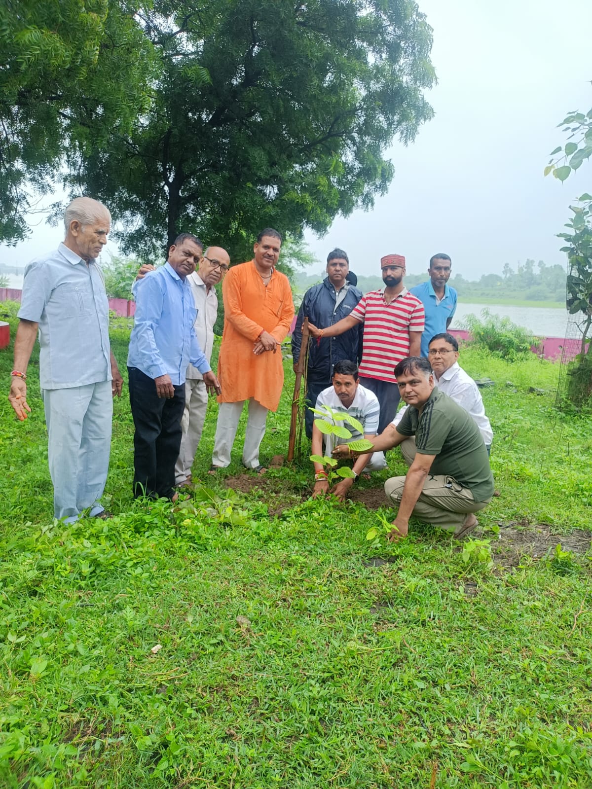 मंत्री गौतम टेटवाल का जन्मदिन सेवा दिवस के रूप में मनाया गया, मुक्ति धाम परिसर में हुआ पौधारोपण