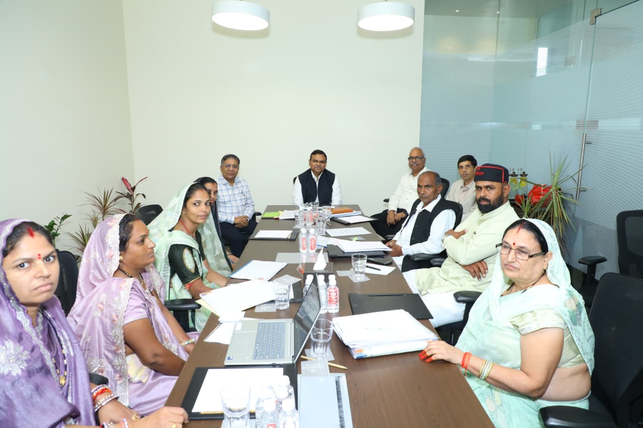 NDDB अध्यक्ष डॉ. मीनेश शाह ने इंदौर में किसानों के साथ की अहम बैठक
