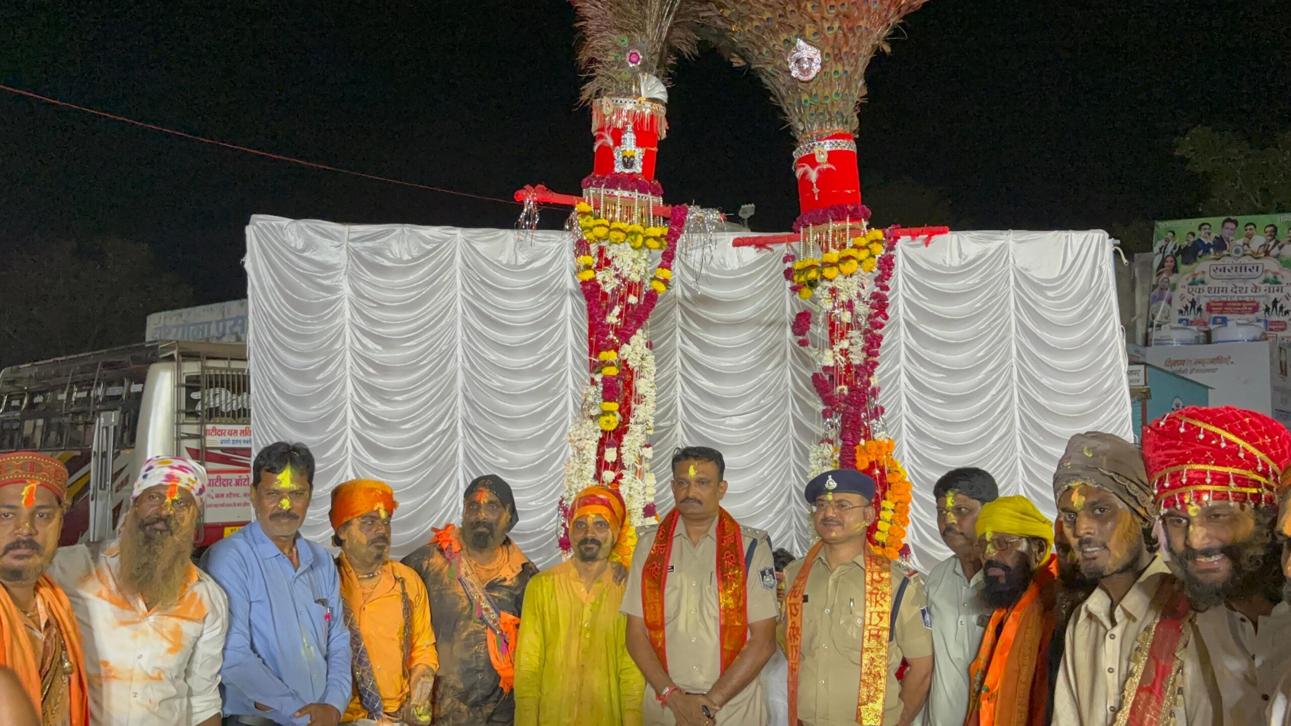 मनावर में गोगा नवमी की धूम: 4 घंटे चला भव्य छड़ी निशान जुलूस, तिलक लगाकर दिया एकता का संदेश