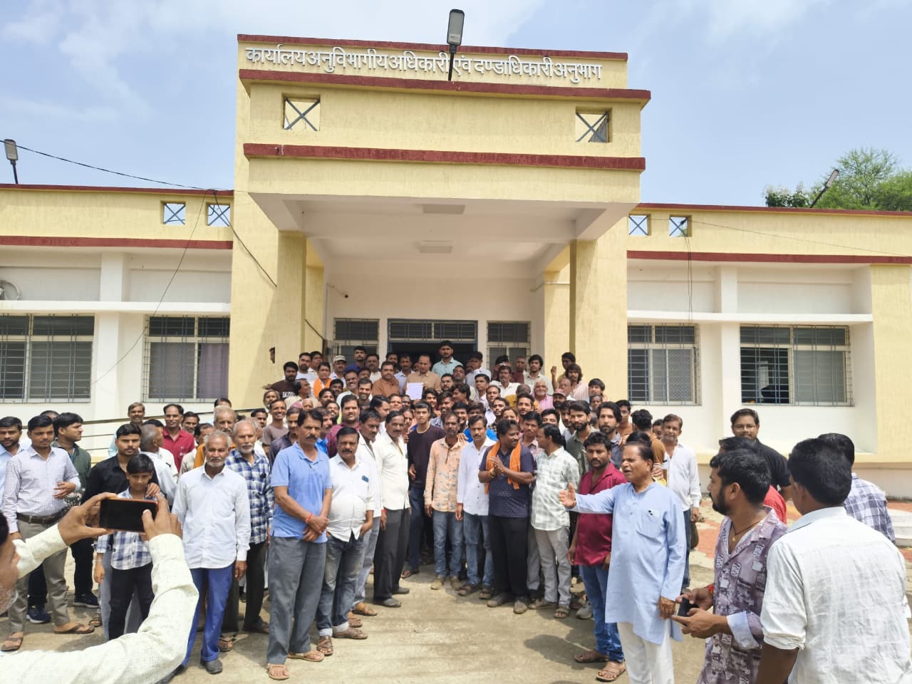 धर्मशाला परिसर में कथित अवैध निर्माण को लेकर फूलमाली समाज ने सौंपा ज्ञापन