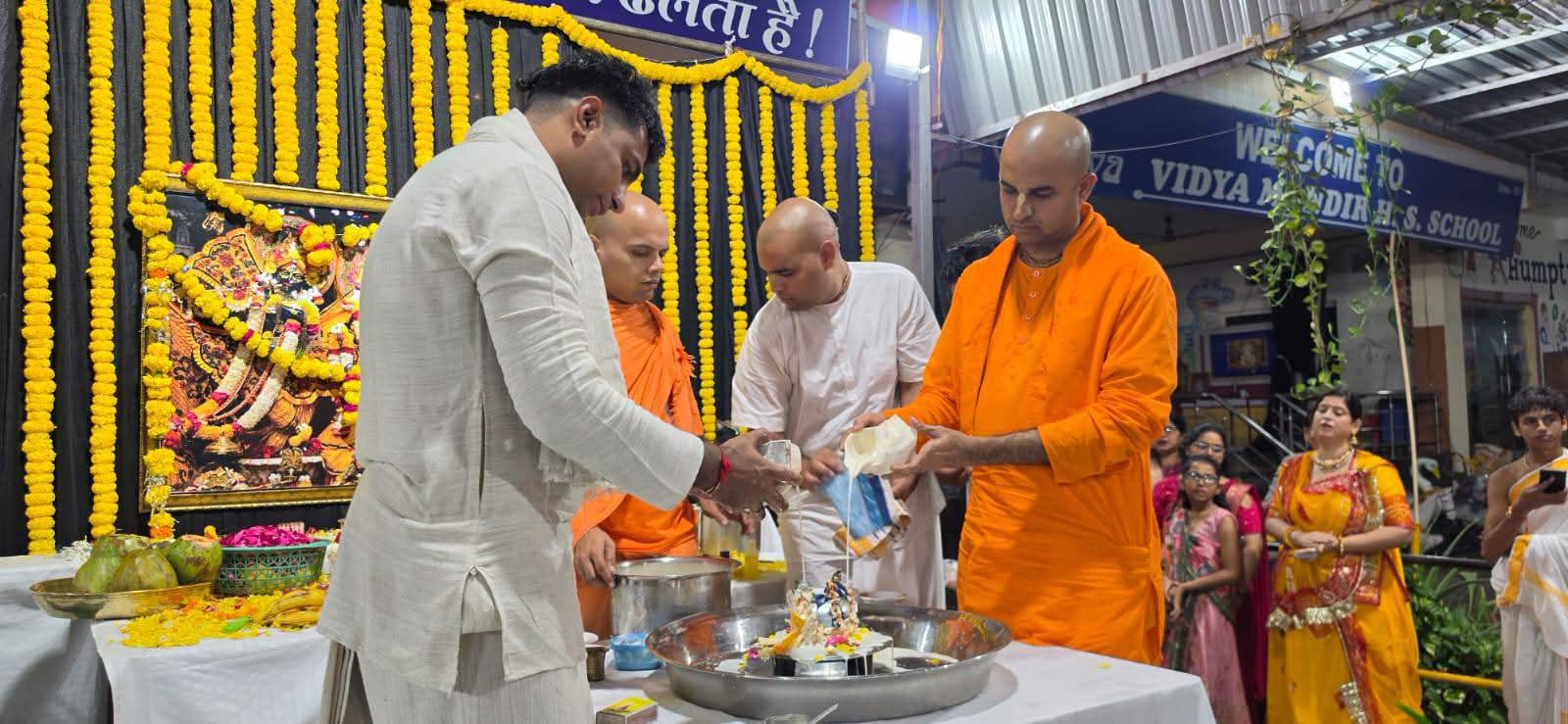 इस्कॉन नागदा में जन्माष्टमी का भव्य महोत्सव, ‘हरे कृष्ण’ संकीर्तन पर झूमे श्रद्धालु