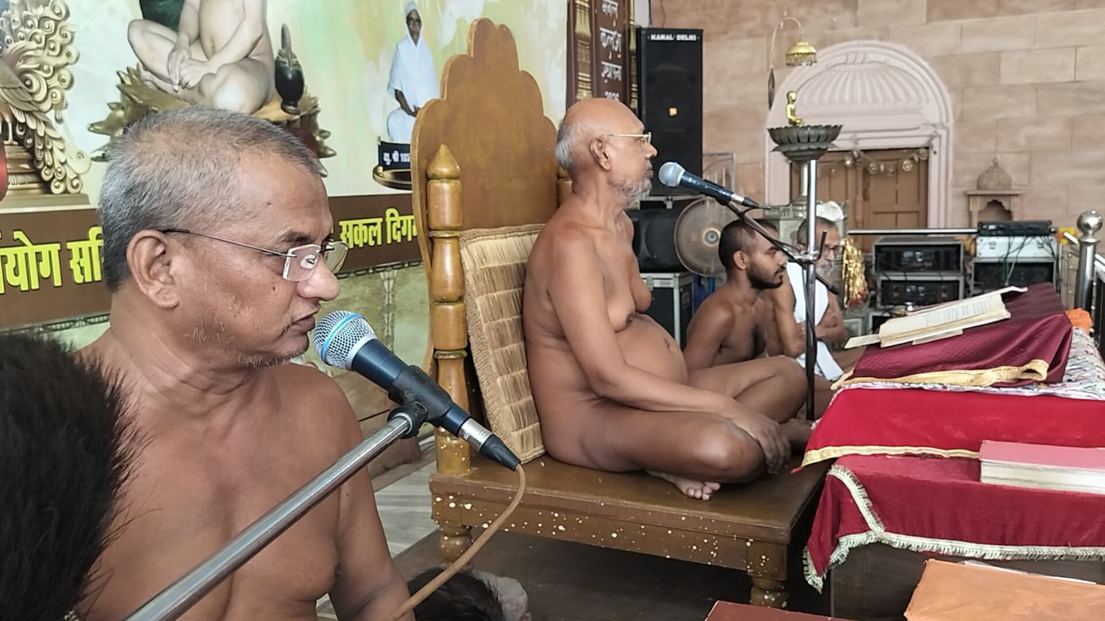 शांतिसागर महाराज के समाधि दिवस पर श्रद्धालुओं ने अर्पित किए अर्घ्य, मंदिर में दिखा भक्तिमय माहौल