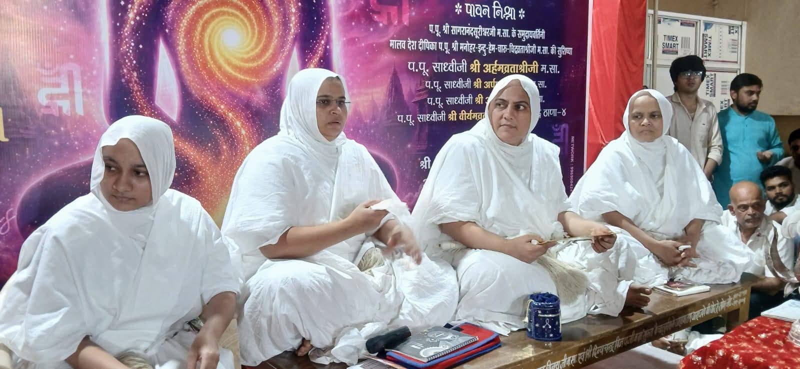 भगवान महावीर के जन्म वाचन पर गूंजे जयकारे, नागदा में भक्ति और उल्लास से सराबोर हुआ जिनालय
