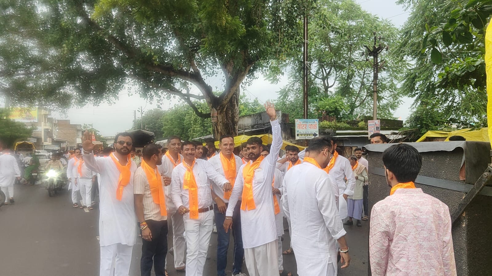 मनावर में आई माता के 611वें प्रकटोत्सव पर भव्य चल समारोह, ढोल-डीजे की धुन पर झूमे समाजजन