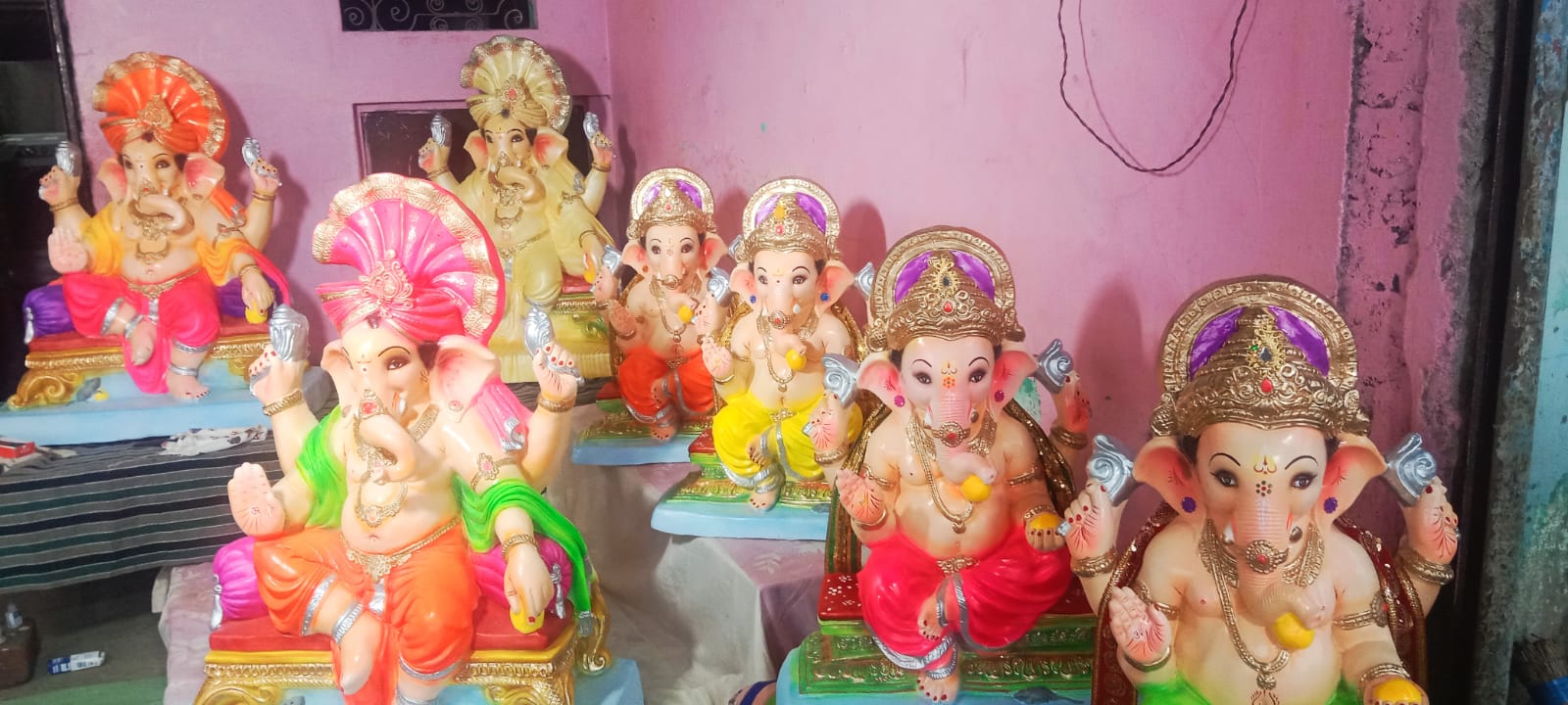 सिलवानी में गणपति बप्पा की धूम, आकर्षक मूर्तियों से सज गए बाजार
