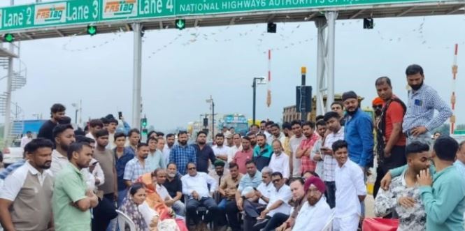 बालाघाट-गोंदिया नेशनल हाईवे पर टोल वसूली के खिलाफ प्रदर्शन, 8 घंटे तक जाम; कांग्रेस विधायक ने सरकार को घेरा