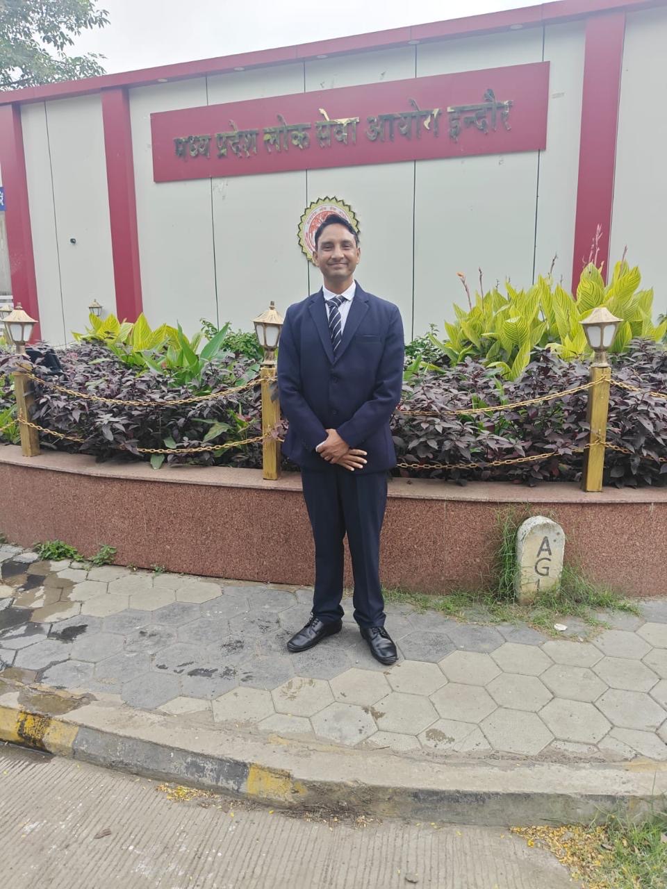 जैतहरी की स्मार्ट लाइब्रेरी से MPPSC तक का सफर, आशाराम पनिका बने असिस्टेंट रजिस्ट्रार
