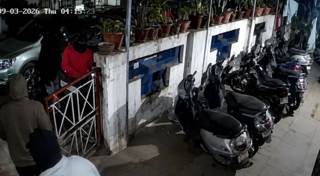 भोपाल में तड़के अपार्टमेंट में घुसे 5 नकाबपोश, दो फ्लैटों के ताले तोड़े; पहले पड़ोसियों के दरवाजे बाहर से किए बंद