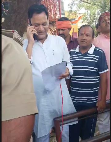 जैतवारा में ट्रेनों के ठहराव की मांग को लेकर ज्ञापन, रेलवे को 25 दिन का अल्टीमेटम