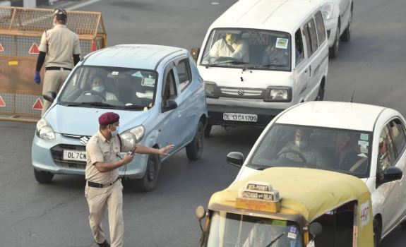 Delhi Traffic Challan New Rule: 50% जुर्माना जमा करने वाले नियम पर फिलहाल रोक, जानें क्या बदला
