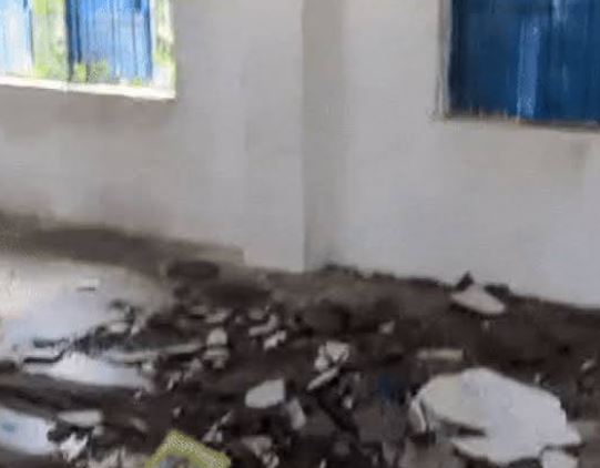 Satna : स्कूल की छत का प्लास्टर गिरने से चार बच्चे घायल, बारिश के कारण एक कमरे में बैठकर पढ़ रहे थे