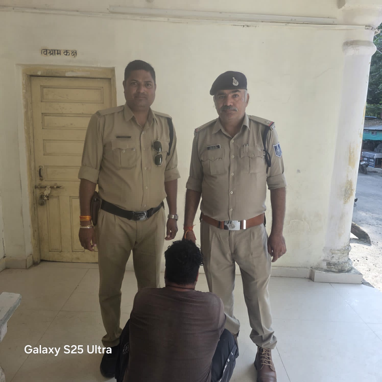 दलौदा पुलिस की अवैध शराब तस्करी के खिलाफ बड़ी कार्रवाई, 92 पेटी बीयर व देशी शराब सहित पिकअप जब्त