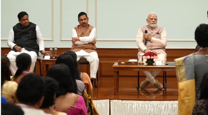 PM Modi on Teachers Day: ‘किताबों से बाहर निकलकर बच्चों के जीवन में प्रवेश करें’, प्रधानमंत्री मोदी की शिक्षकों से अपील