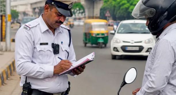 एक दिन में कितनी बार कट सकता है ट्रैफिक चालान? पहली बार कार्रवाई होने के बाद भी दोबारा लग सकता है जुर्माना