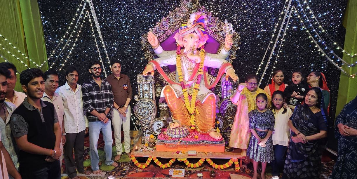 नागदा में गणेश महाआरती का आयोजन, IHRCT के राष्ट्रीय अध्यक्ष सुनील सिंह यादव का स्वागत