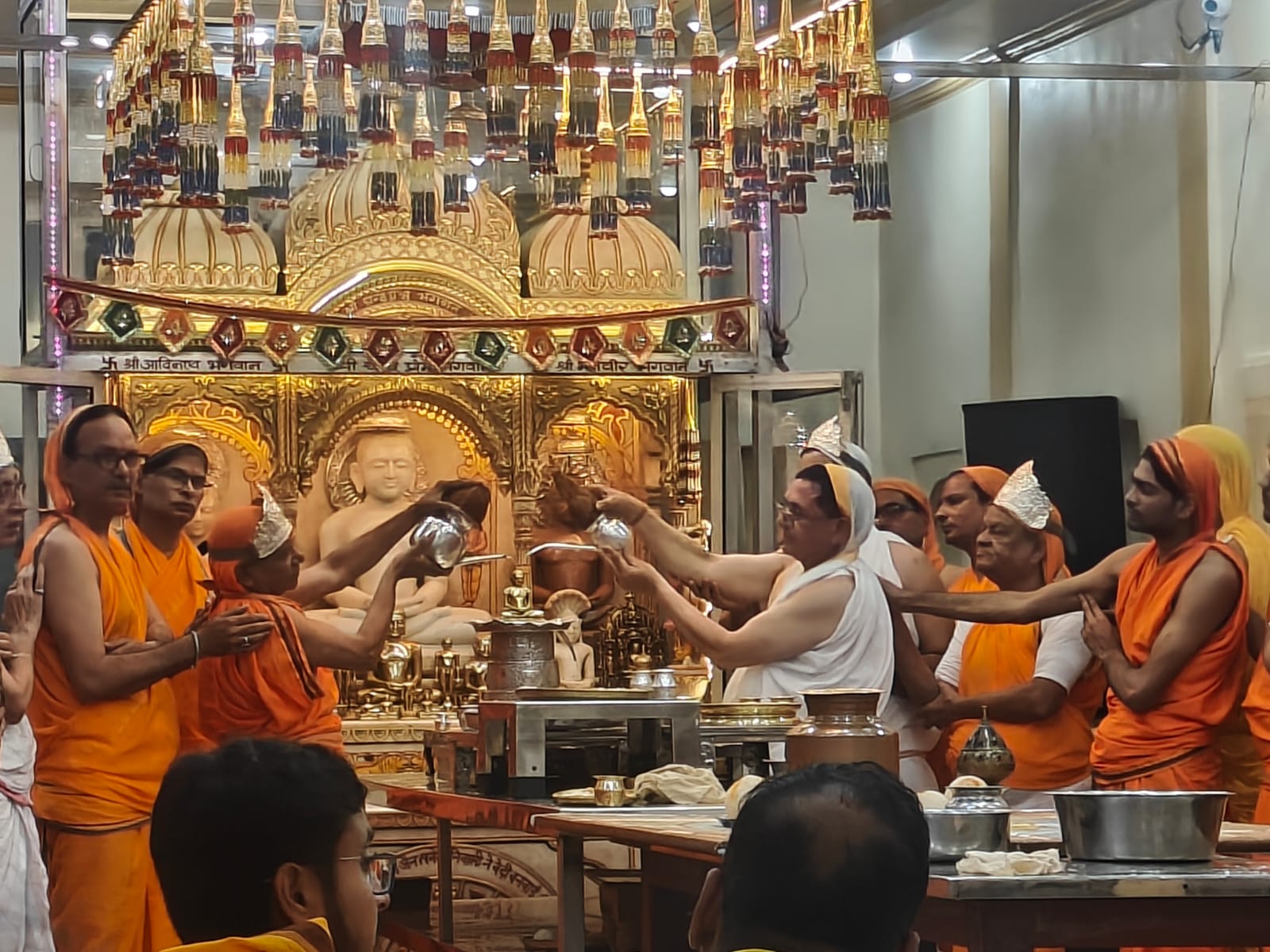 श्री चंद्रप्रभु पल्लीवाल जिनालय में उत्तम तप धर्म की श्रद्धाभाव से आराधना