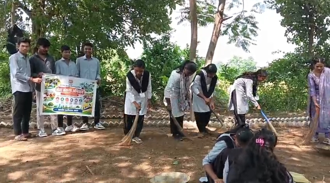 सेवा संकल्प अभियान के तहत शासकीय महाविद्यालय आठनेर में विविध गतिविधियां आयोजित