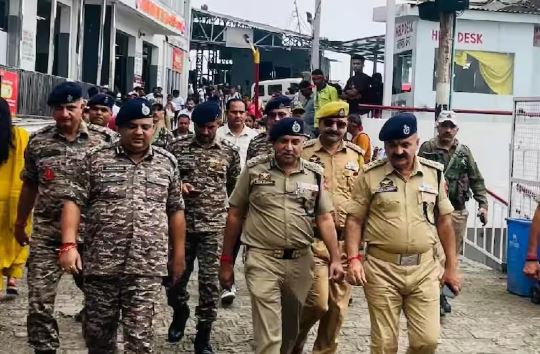 Vaishno Devi Security: वैष्णो देवी यात्रा मार्ग पर सुरक्षा एजेंसियां अलर्ट, पुलिस और CRPF ने किया संयुक्त निरीक्षण
