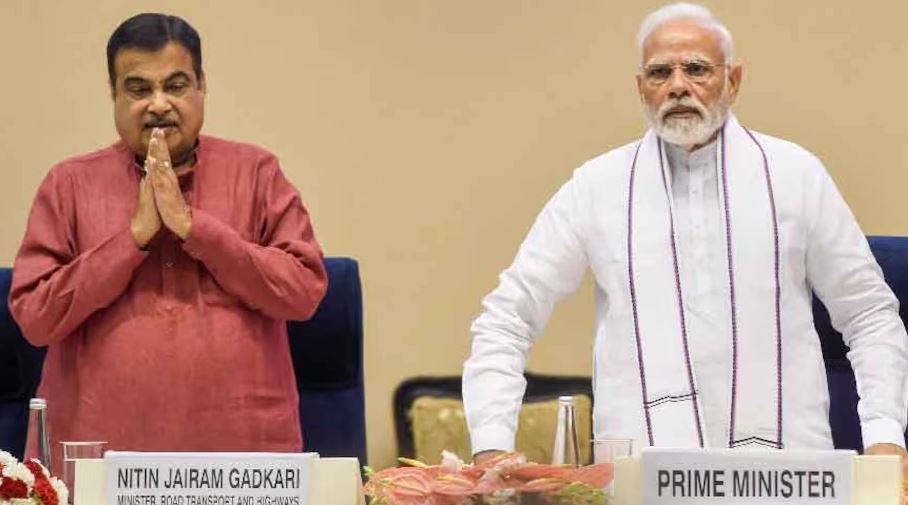 मोदी कैबिनेट में बड़े फेरबदल की चर्चा तेज, 16-17 नए चेहरों को मिल सकती है जगह; वैष्णव के प्रमोशन और गडकरी के विभाग बदलने की अटकलें