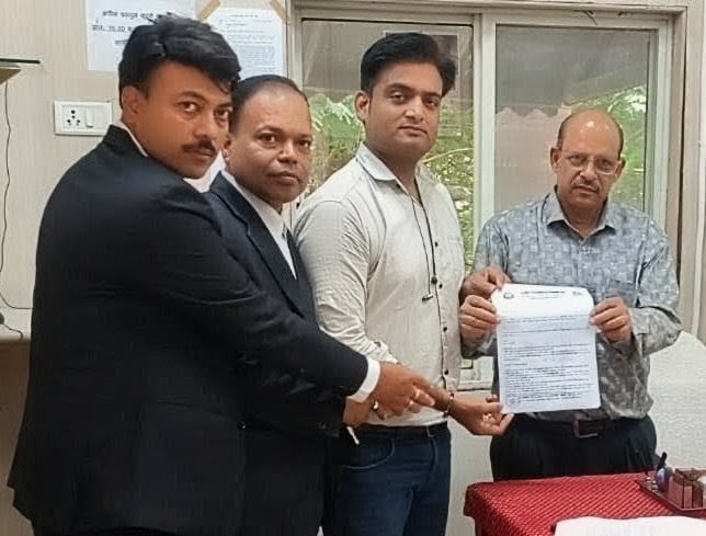 दसलक्षण पर्व के दौरान बच्चों की परीक्षाएं स्थगित करने की मांग, जैन समाज ने कमिश्नर कार्यालय में सौंपा ज्ञापन