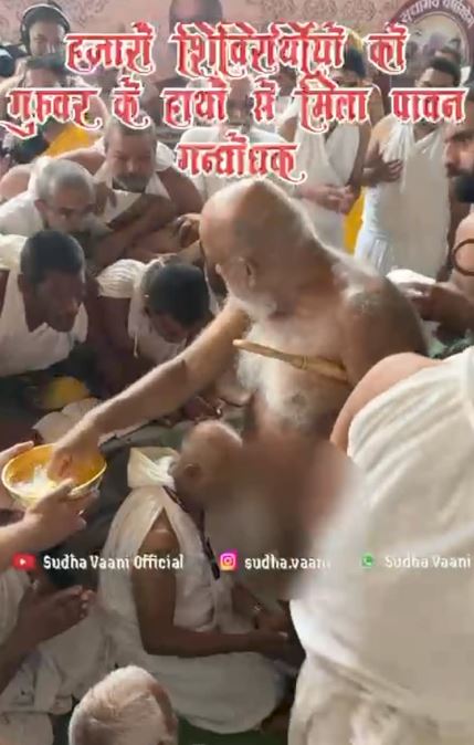 मुनिश्री सुधासागर जी ने लगभग छह हजार शिविरार्थियों के मस्तक पर लगाया गंधोदक, दलाल बाग में उमड़े श्रद्धालु