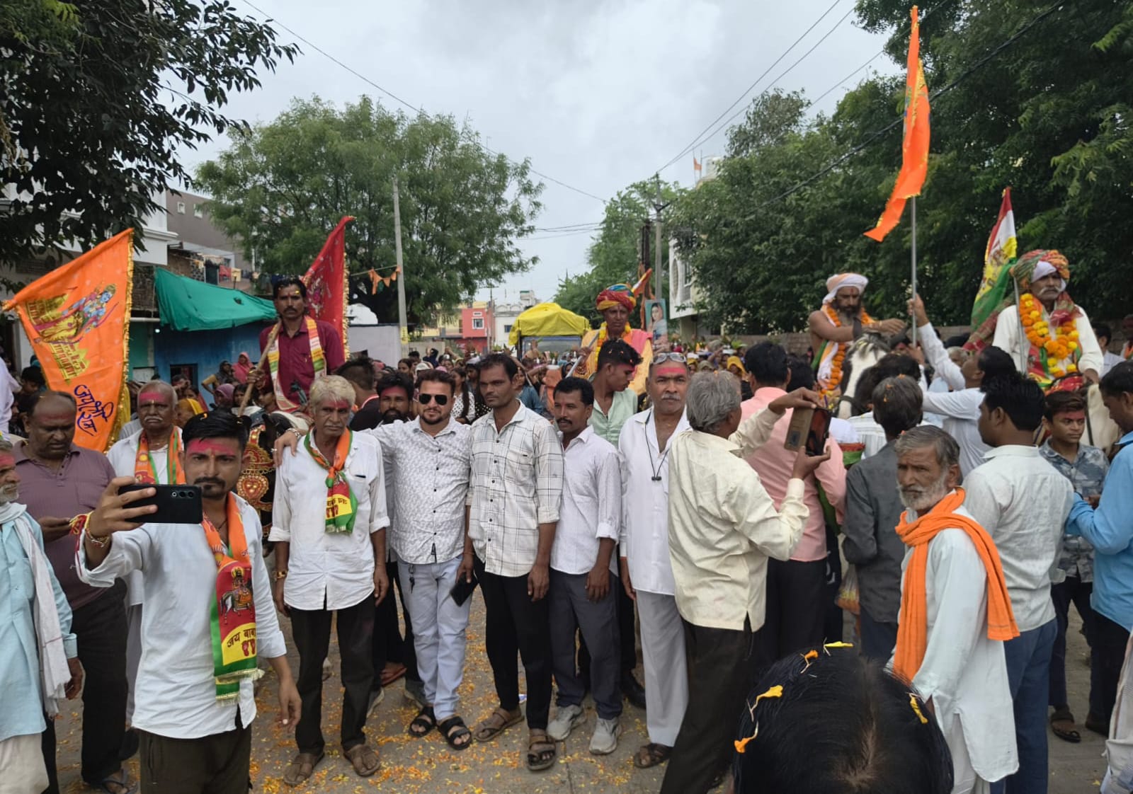 बरूखेड़ी में बाबा रामदेव जी महाराज की भव्य शोभायात्रा और कलश यात्रा निकली, जगह-जगह हुआ स्वागत