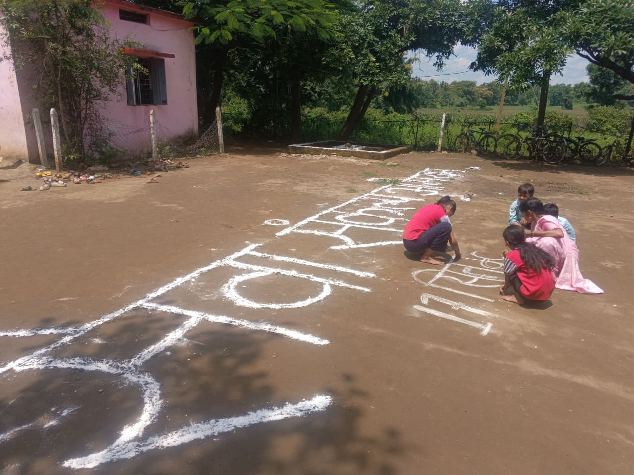 जामठी सवासन स्कूल में प्रधानमंत्री के जन्मदिवस पर श्रद्धापूर्वक जलाए गए दीप