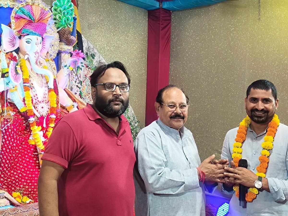 वार्ड 85 पार्षद वीरेन्द्र राजपूत ने सागर गोल्डन पाम में गणेश दर्शन कर लिया आशीर्वाद, क्षेत्र में विकास कार्यों की दी जानकारी
