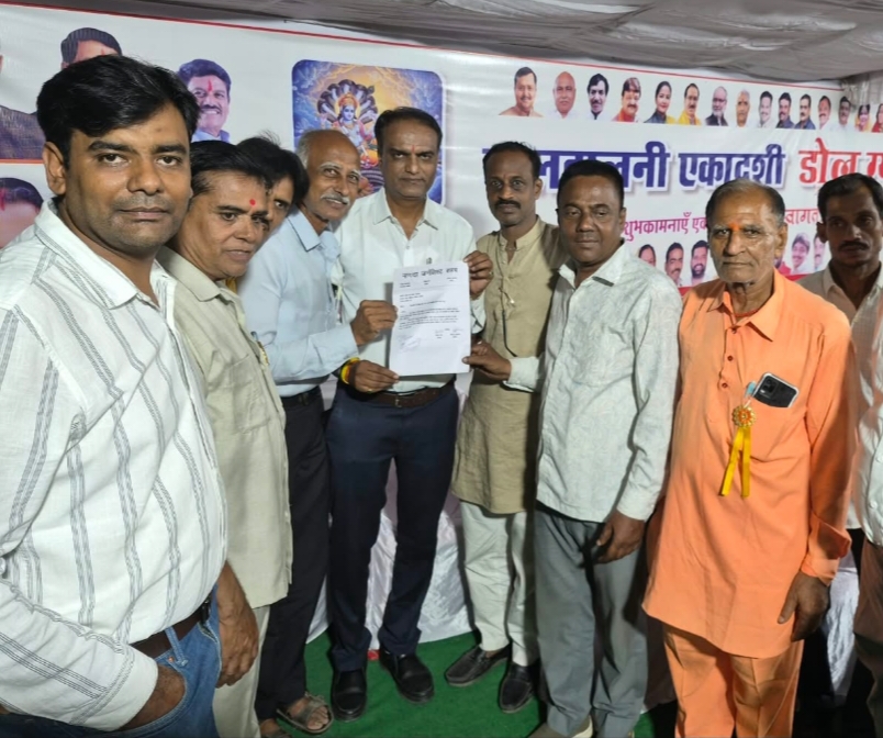 नागदा में पत्रकार कक्ष की उठी मांग, जर्नालिस्ट क्लब ने नगर पालिका अध्यक्ष प्रतिनिधि को सौंपा मांग पत्र