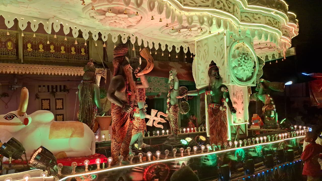 वायल में गणेशोत्सव की धूम: सत्यनारायण कथा, कृष्ण लीला और अघोरी भोले की भस्म आरती ने मोहा मन