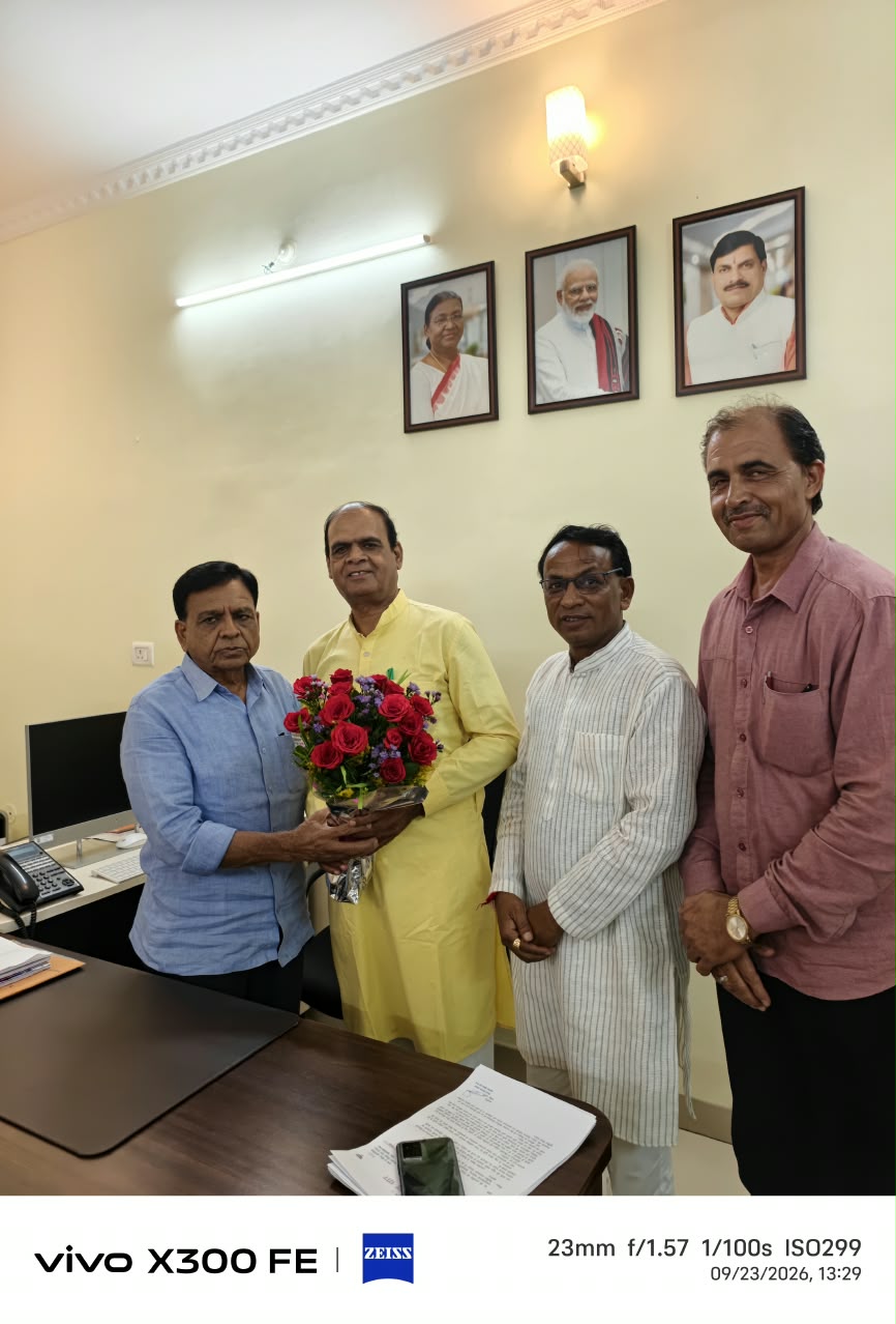 मनावर की समस्याएं लेकर दोनों डिप्टी CM से मिले गणेश जर्मन, अस्पताल से नवोदय विद्यालय तक उठाए मुद्दे