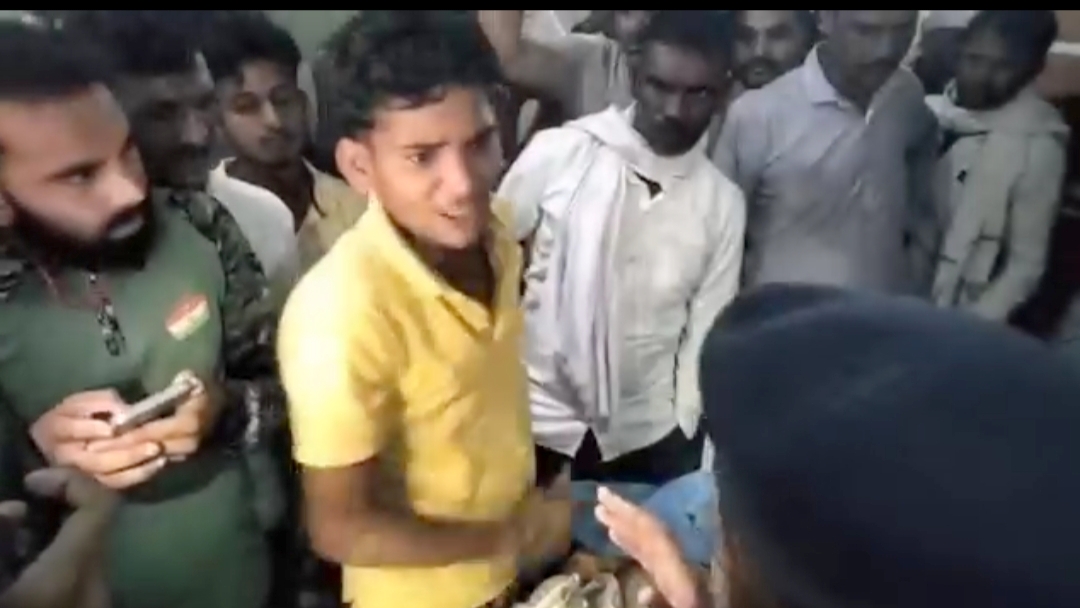 Damoh : युवक की संदिग्ध परिस्थितियों में मौत के बाद 8 पुलिसकर्मी लाइन अटैच, परिजनों ने लगाए गंभीर आरोप