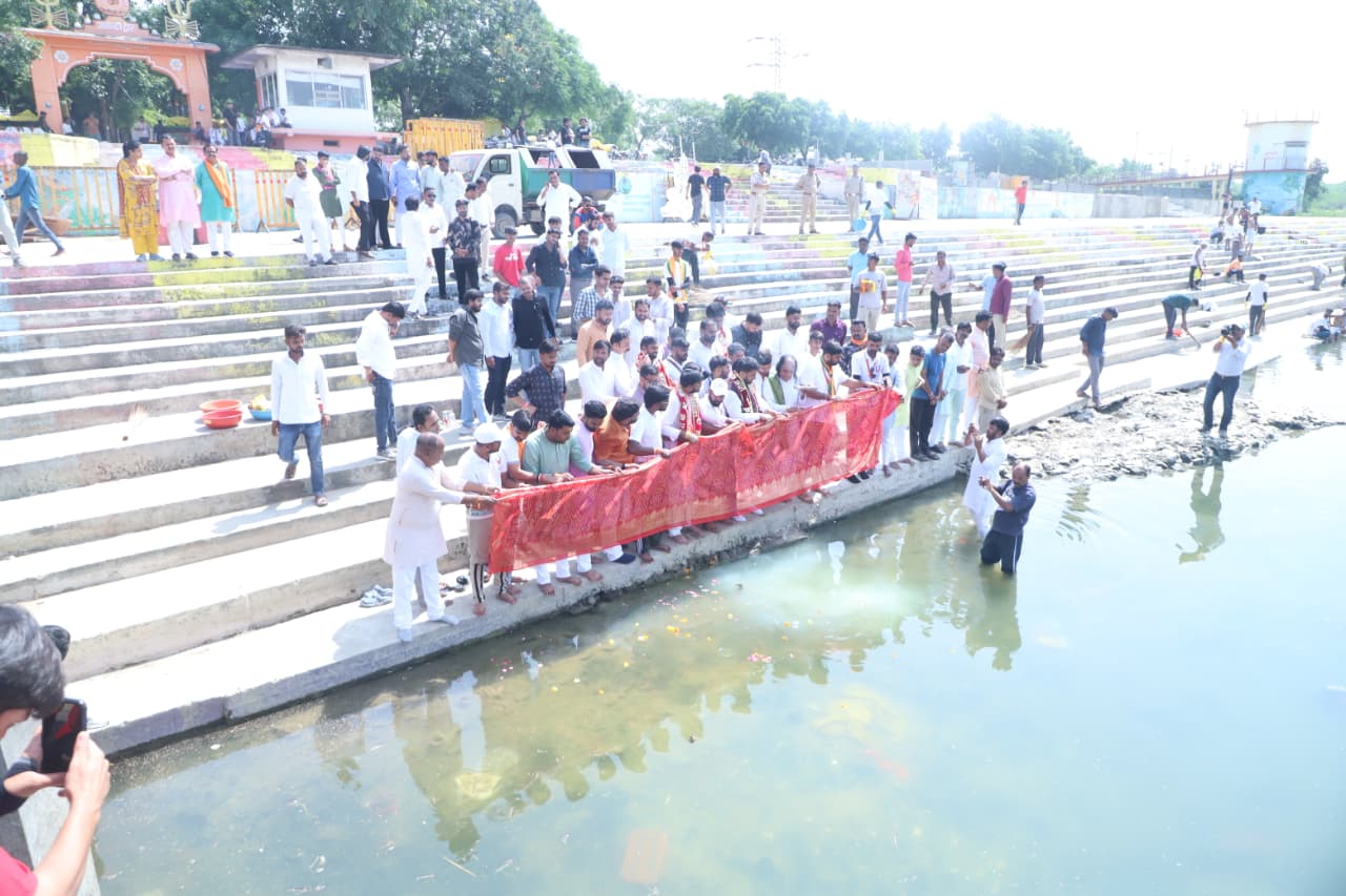 Sarangpur में जन जल यात्रा का स्वागत, कपिलेश्वर घाट पर हुआ स्वच्छता अभियान