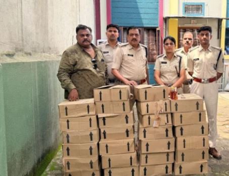 इंदौर में आबकारी विभाग की बड़ी कार्रवाई: बंद मकान से 234 बल्क लीटर अवैध शराब जब्त