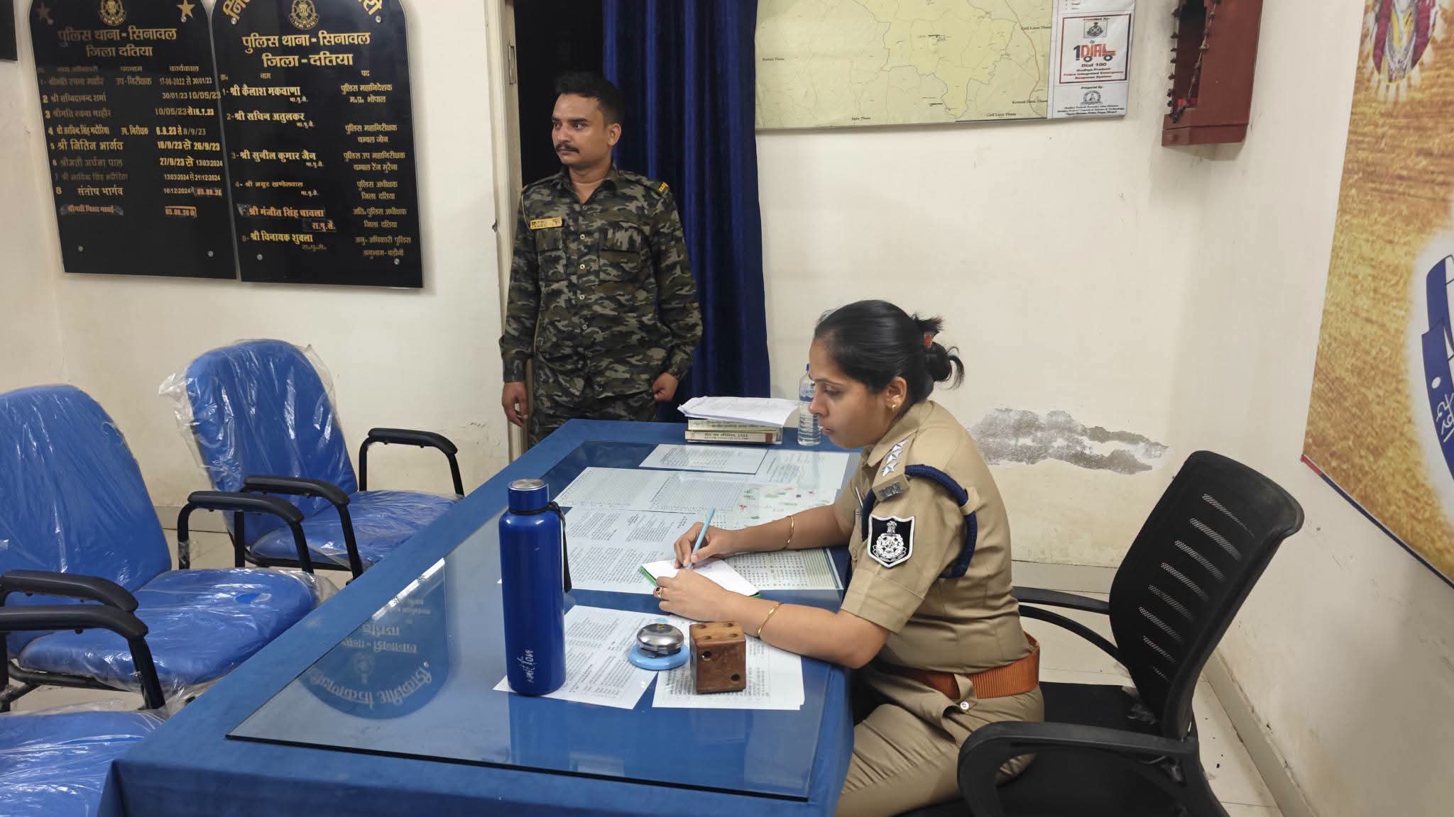 रात्रि गश्त के दौरान एसडीओपी आकांक्षा जैन ने थाना सिनावल का किया औचक निरीक्षण