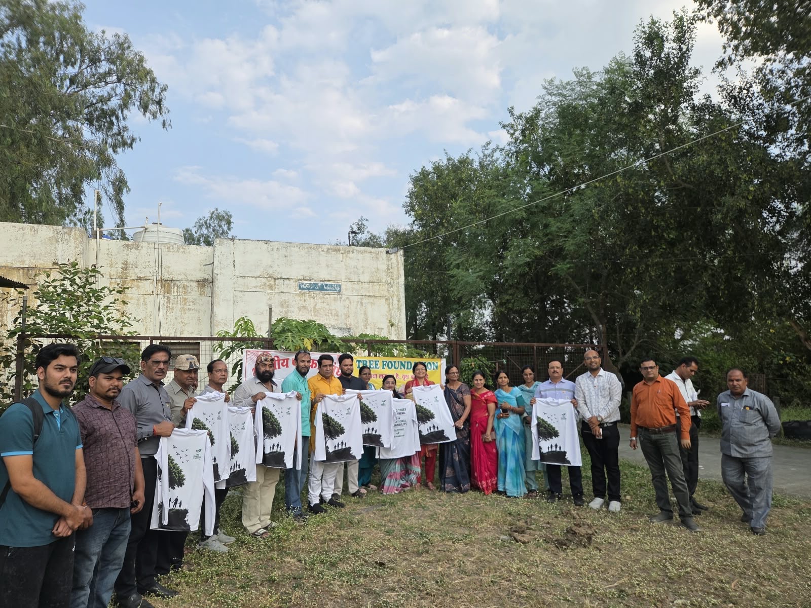 Nagda News: लायंस क्लब और ट्री फाउंडेशन ने लगाए 50 फलदार पौधे