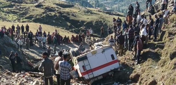 Jammu – Kashmir के उधमपुर में बड़ा बस हादसा, खाई में गिरी बस; 16 यात्री घायल
