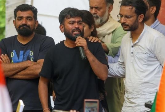 CJP प्रदर्शन के बीच पार्टी की लीगल टीम हिरासत में, अभिजीत दीपके बोले— “हम जेल जाने और धमकियों से नहीं डरते”