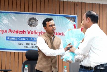 Anuppur : नए वॉलीबॉल संगठन की मान्यता पर सवाल, कार्तिकेय चौहान के अध्यक्ष बनने के बाद विवाद गहराया, खिलाड़ियों के भविष्य को लेकर चिंता