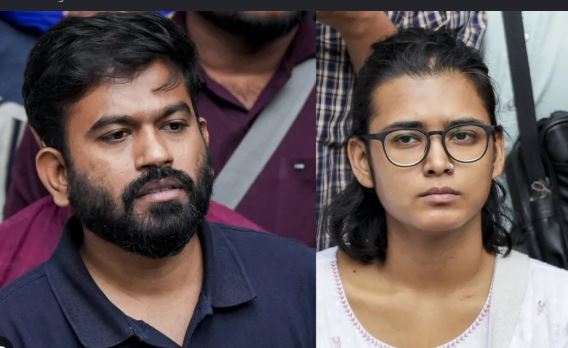 कॉकरोच जनता पार्टी CJP के फाउंडर अभिजीत दीपके गिरफ्तार, ‘लहरा दो तिरंगा’ प्रदर्शन से पहले कनॉट प्लेस में कार्रवाई