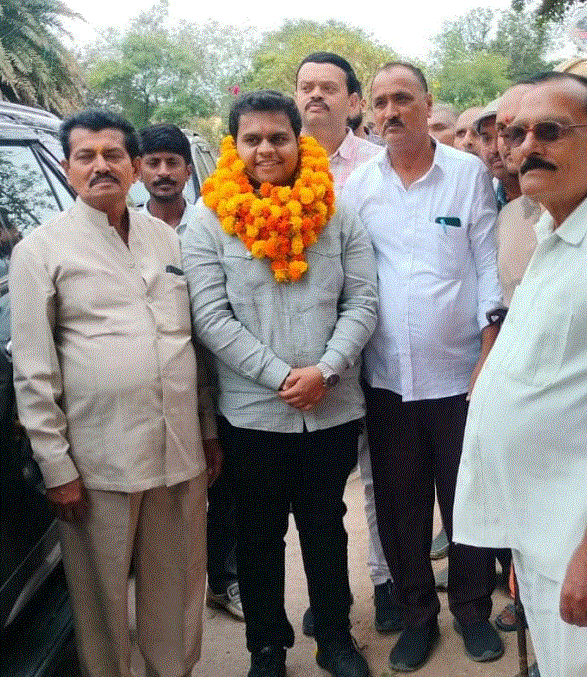 भाजयुमो जिलाध्यक्ष यश यादव का करसरा में भव्य स्वागत