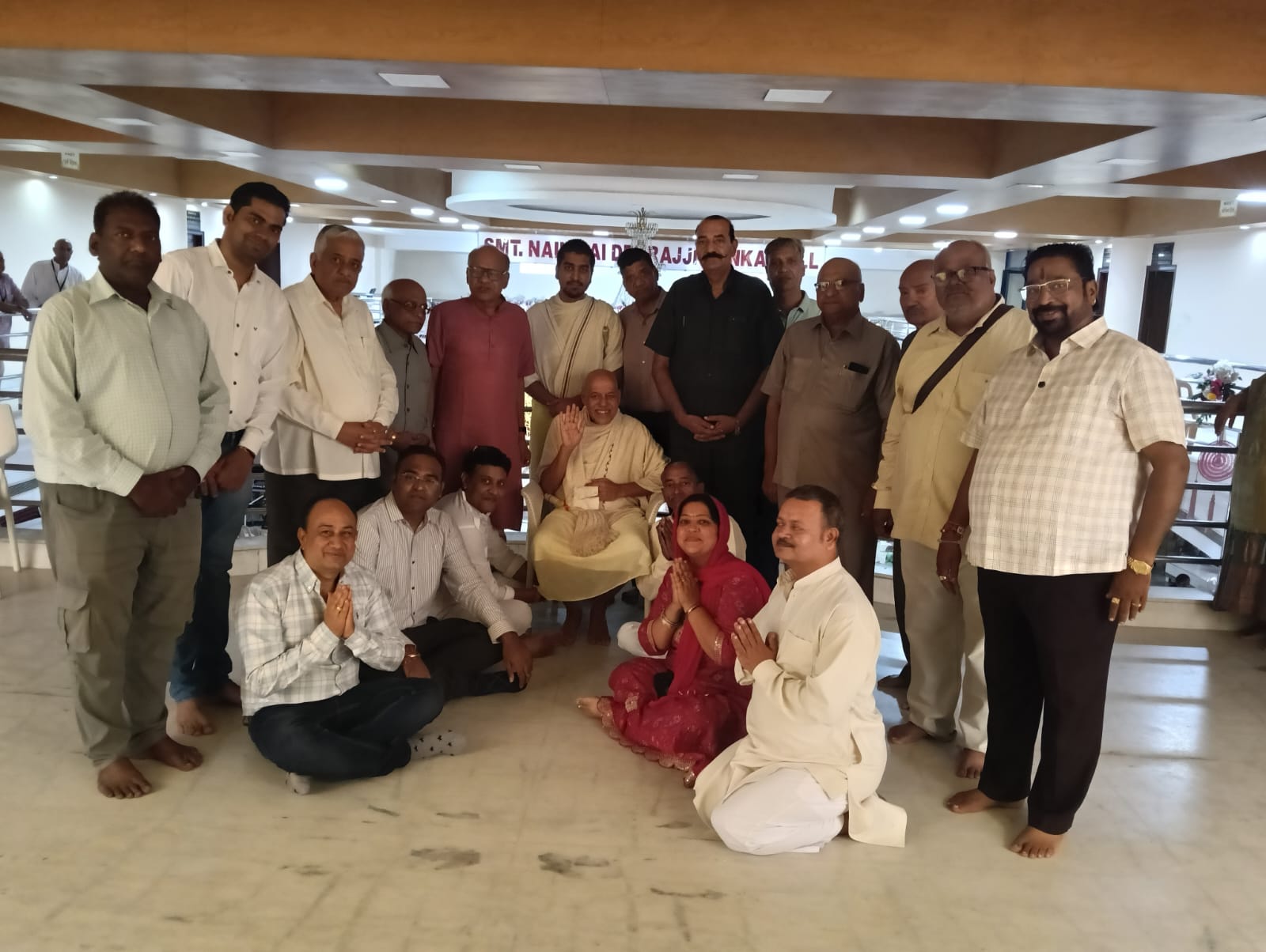 दक्षिण भारत में जैन पत्रकार सम्मेलन का आगाज, बेंगलुरु में पत्रकारों ने किए विजय नित्यानंद सूरीश्वर जी महाराज के दर्शन